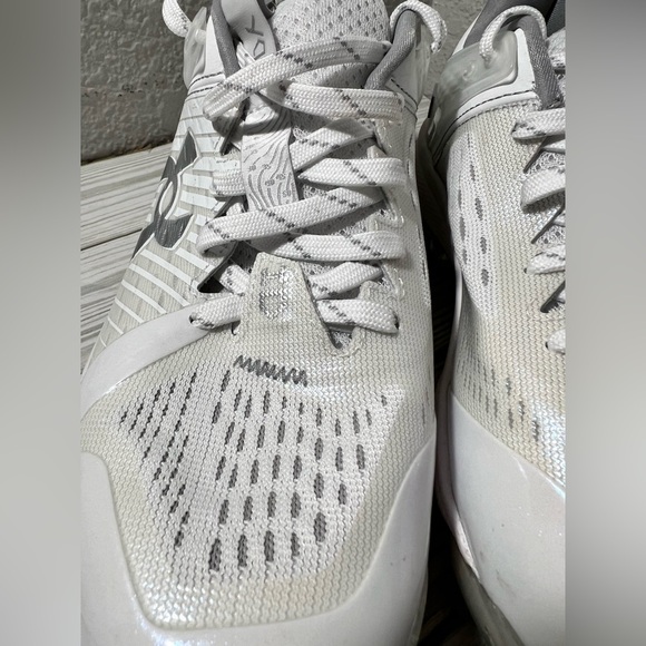 Under Armour Yard Low MT‎ TPU men’s Baseball Cleats shoes white #3025591 size 8 main image 4
